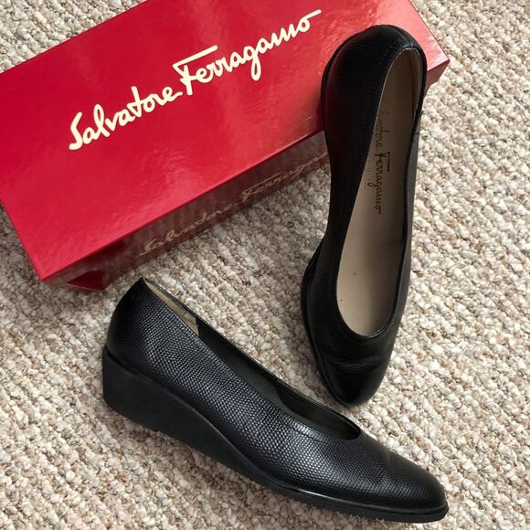 Salvatore Ferragamo 8.5 AAA Black Animal Embossed Leather Low Wedge Pumps - Picture 1 of 10
